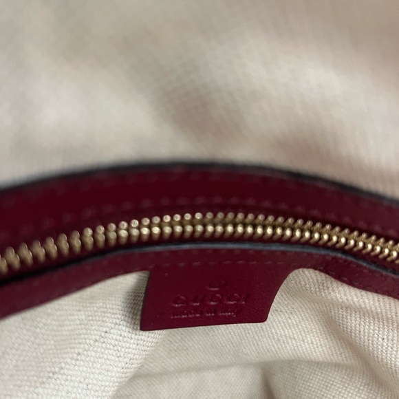 Stunning Y2K Authentic Gucci Bree Dome Tote in Ruby Red - Picture 9 of 16